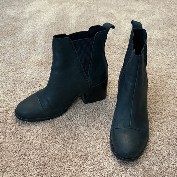 Toms Shoes - Toms Black Esme Heeled Leather Boots 6.5